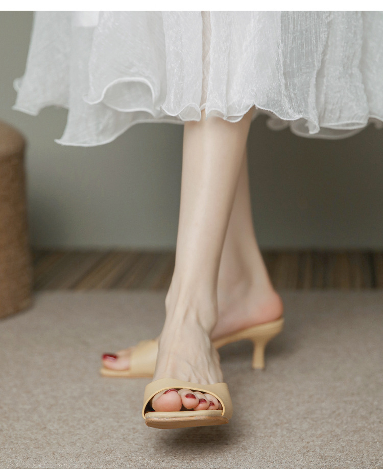 Fashion Cowhide Round Toe High Heels