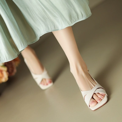 Open Toed Thick Heel Sandals 01