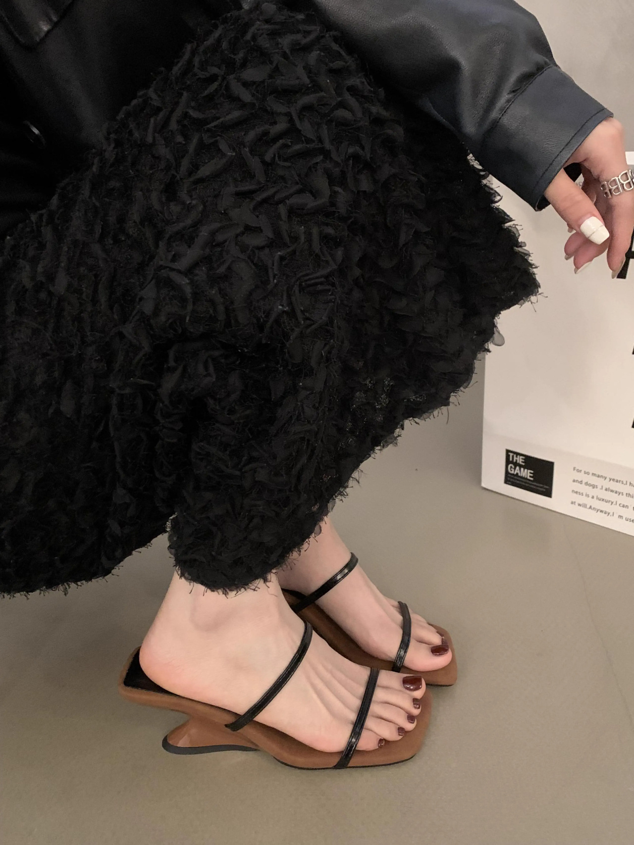 Slope And Versatile Sandals