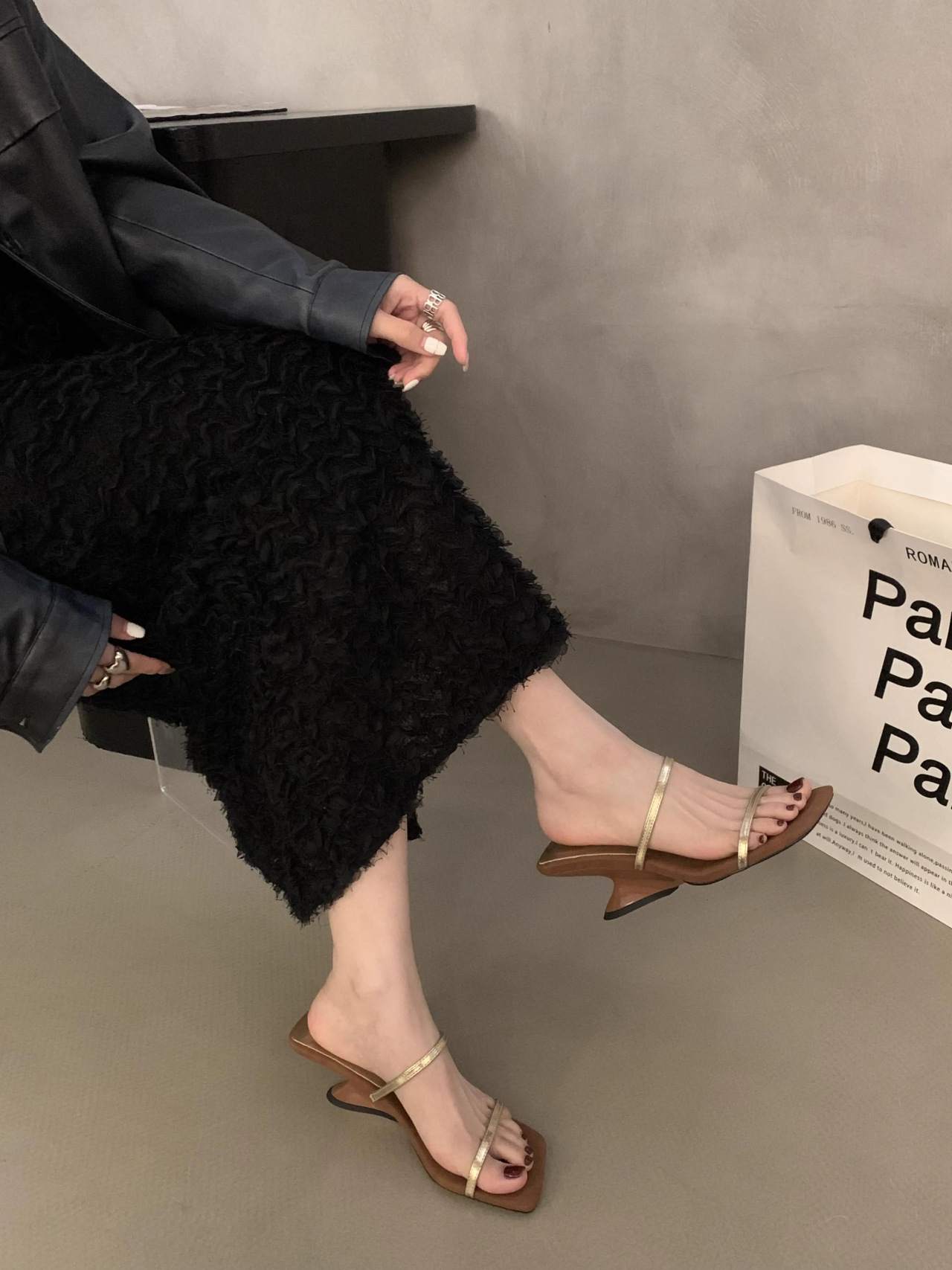 Slope And Versatile Sandals