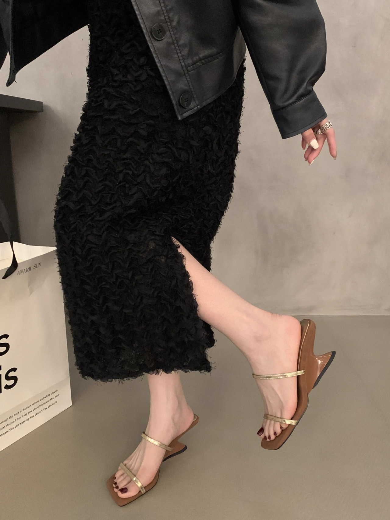 Slope And Versatile Sandals