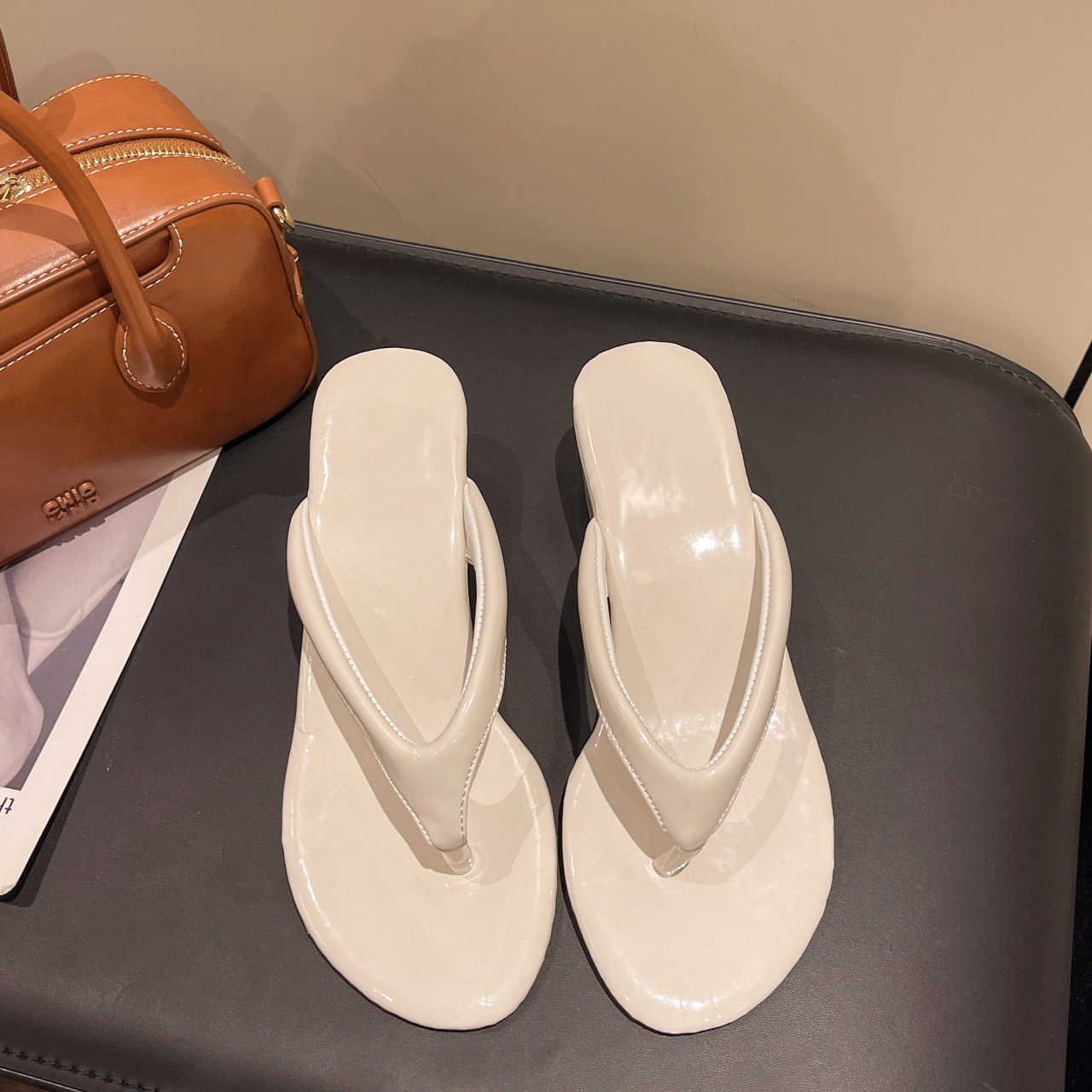 Thick Soled Double Toed Leisure Beach Sandals