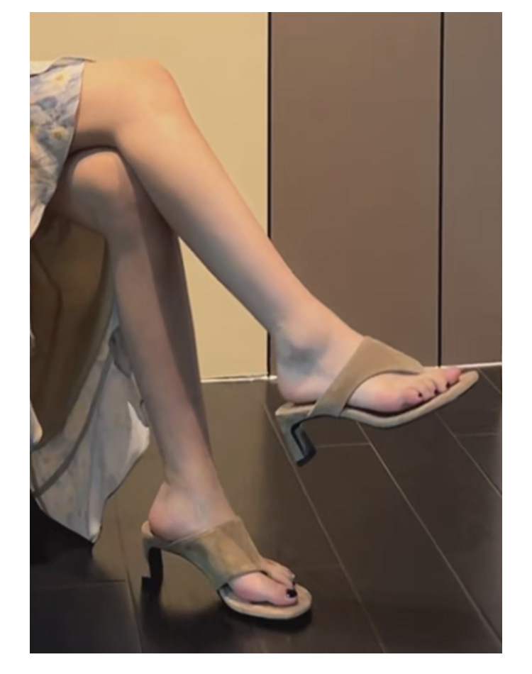 Thick Soled Retro Toe Flip Flops