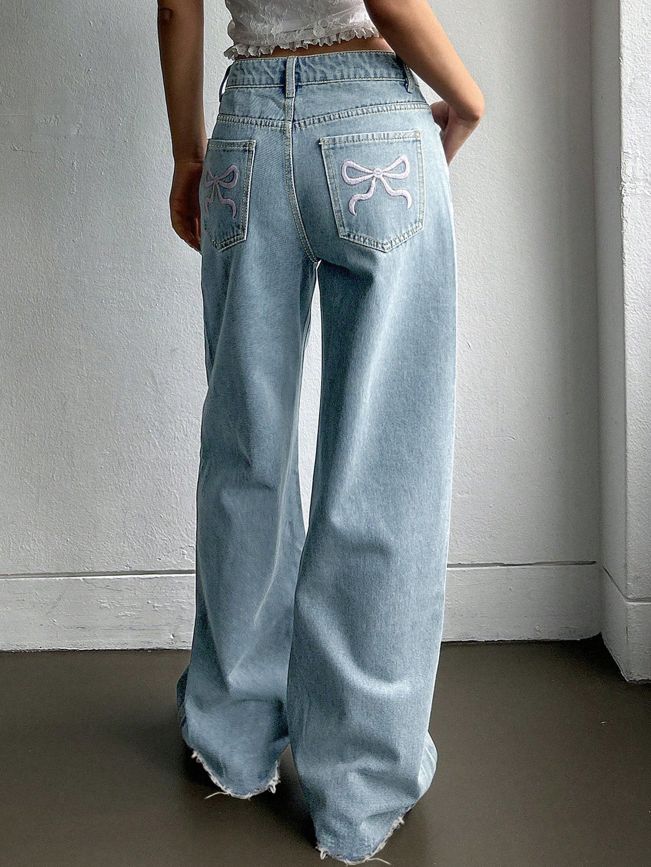 Bow Pocket Embroidered Jeans