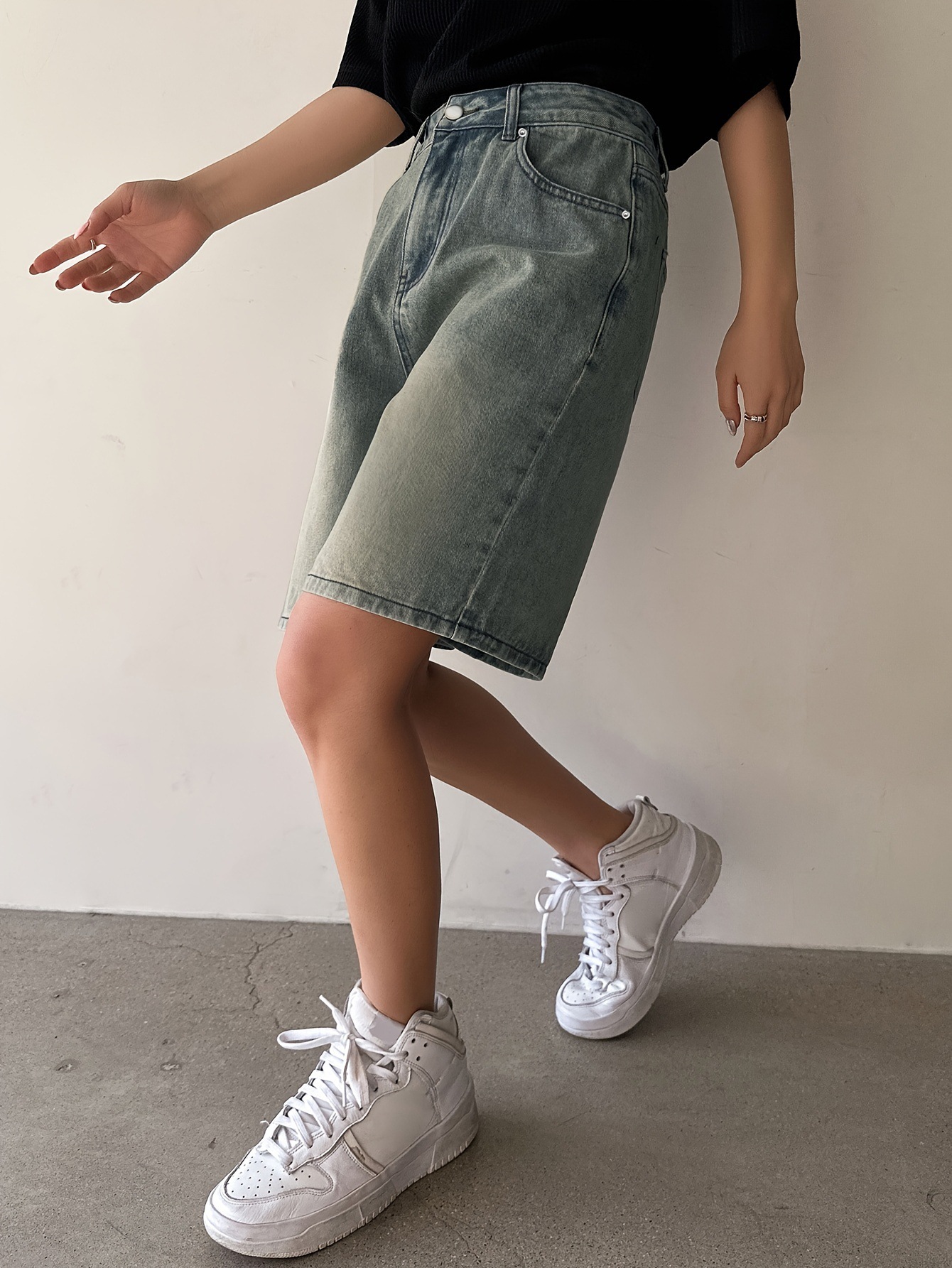 Vintage Denim Shorts For Casual And Loose Fit