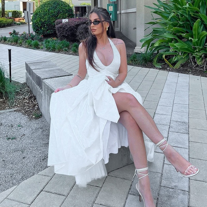 [2025 New Arrival] Halter Deep V-Neck Sleeveless Midi Dress