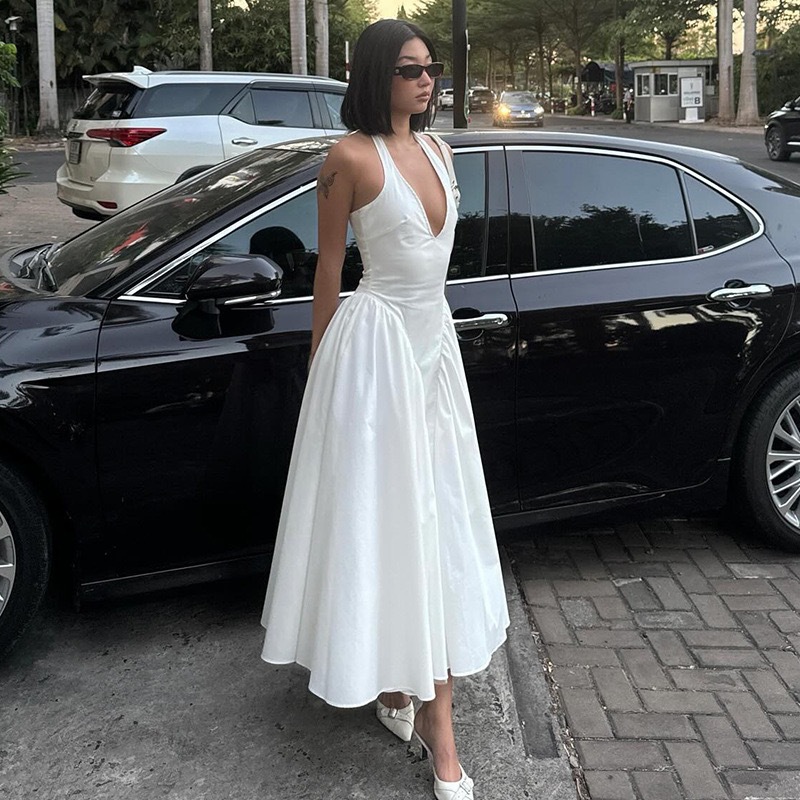 [2025 New Arrival] Halter Deep V-Neck Sleeveless Midi Dress