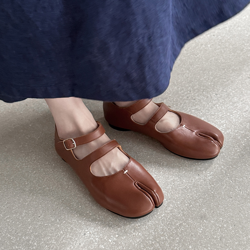 2026 Women's Split-Toe Mary Jane Shoes – Genuine Lambskin Leather, Double-Buckle Flat, Unique Artisan Design