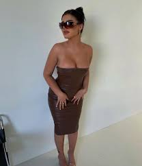 Fashionable Temperament Slim Fit Strapless Split Open Explosive PU Leather Skirt review Jessica Brown