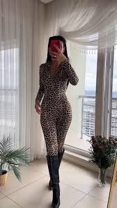 Stand Up Collar Long Sleeved Waist Cinching And Hip Lifting Jumpsuit review Amanda Johnson