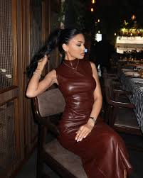 Fashionable Sexy Camisole Waist Bag Buttocks Women's Skirt review Sarah Thompson