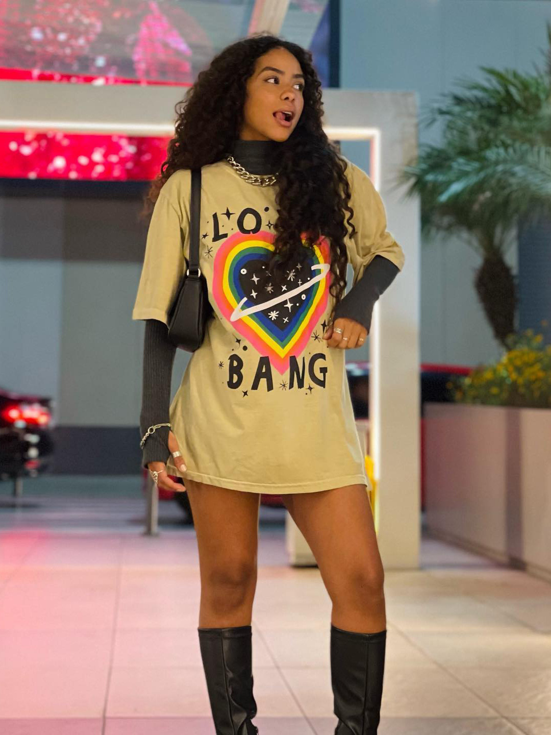 Designsoo Babe Ultra-Cropped T-Shirt