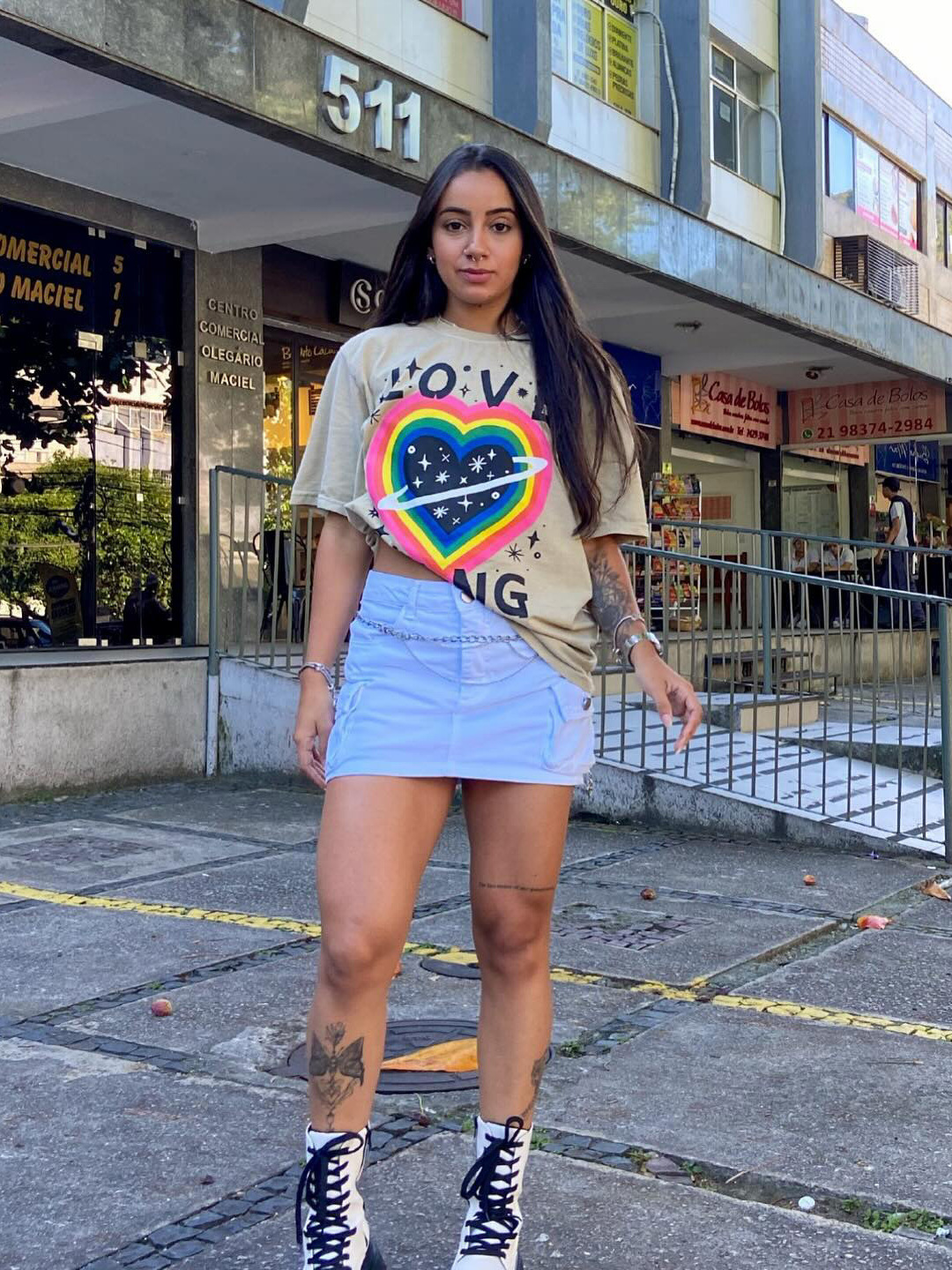 Designsoo Babe Ultra-Cropped T-Shirt