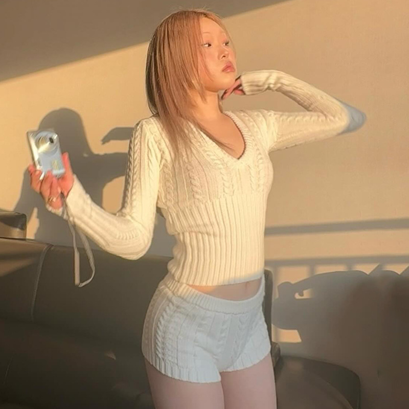 Designsoo Sexy Babe Long Sleeve Crop Top and Shorts Set