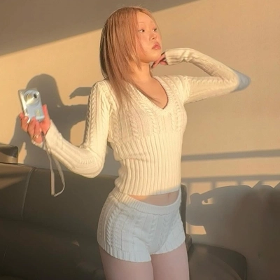 Designsoo Sexy Babe Long Sleeve Crop Top and Shorts Set 01