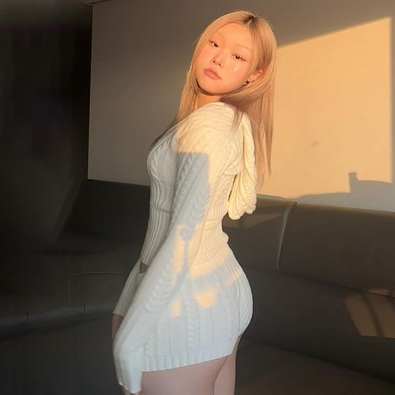 Designsoo Sexy Babe Long Sleeve Crop Top and Shorts Set