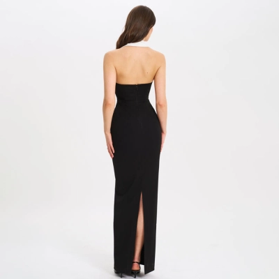 Designsoo Chic Backless Side-Slit Slimming Dress for Bold Women 02