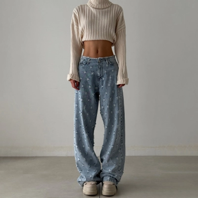 Edgy Street Style Frayed and Ripped Denim Jeans for Bold Ladies 01