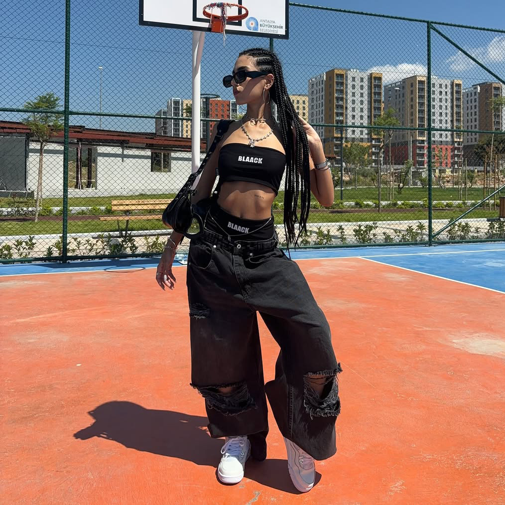 Heavy-Duty Vintage Wash Distressed Wide-Leg Denim Jeans