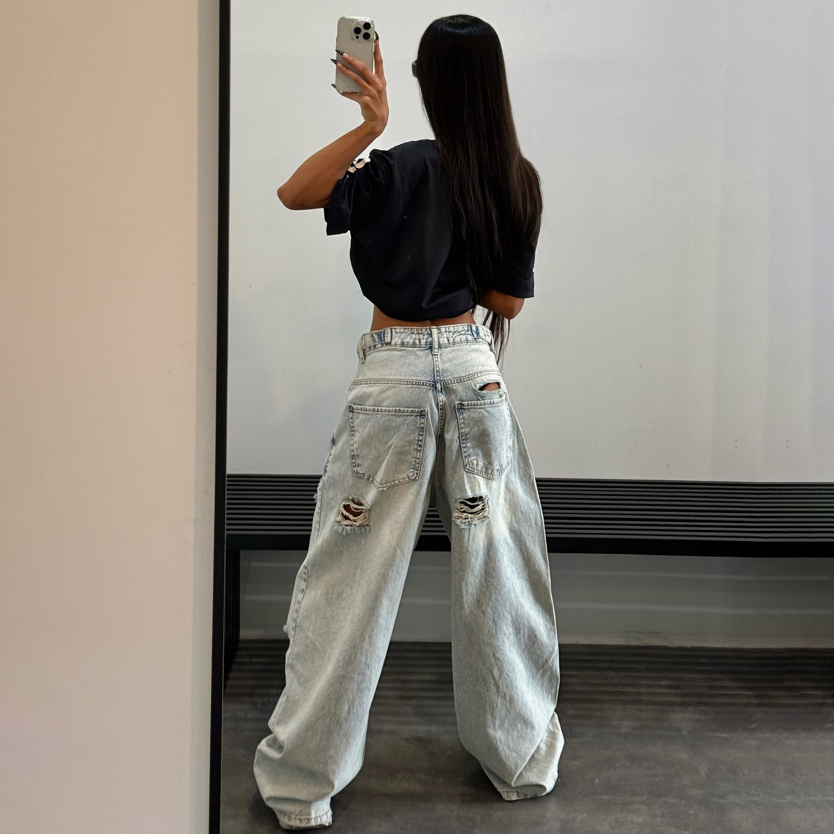 Heavy-Duty Vintage Wash Distressed Wide-Leg Denim Jeans