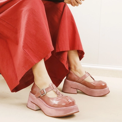 Designsoo Washed Leather Shallow-Cut T-Strap Vintage Hand-Antiqued Flats 01