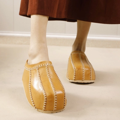 Vintage Outdoor Full Cowhide Closed-Toe Sandals 01