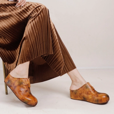 Designsoo Washed Genuine Leather Vintage Thick Sole Closed-Toe Slippers 01