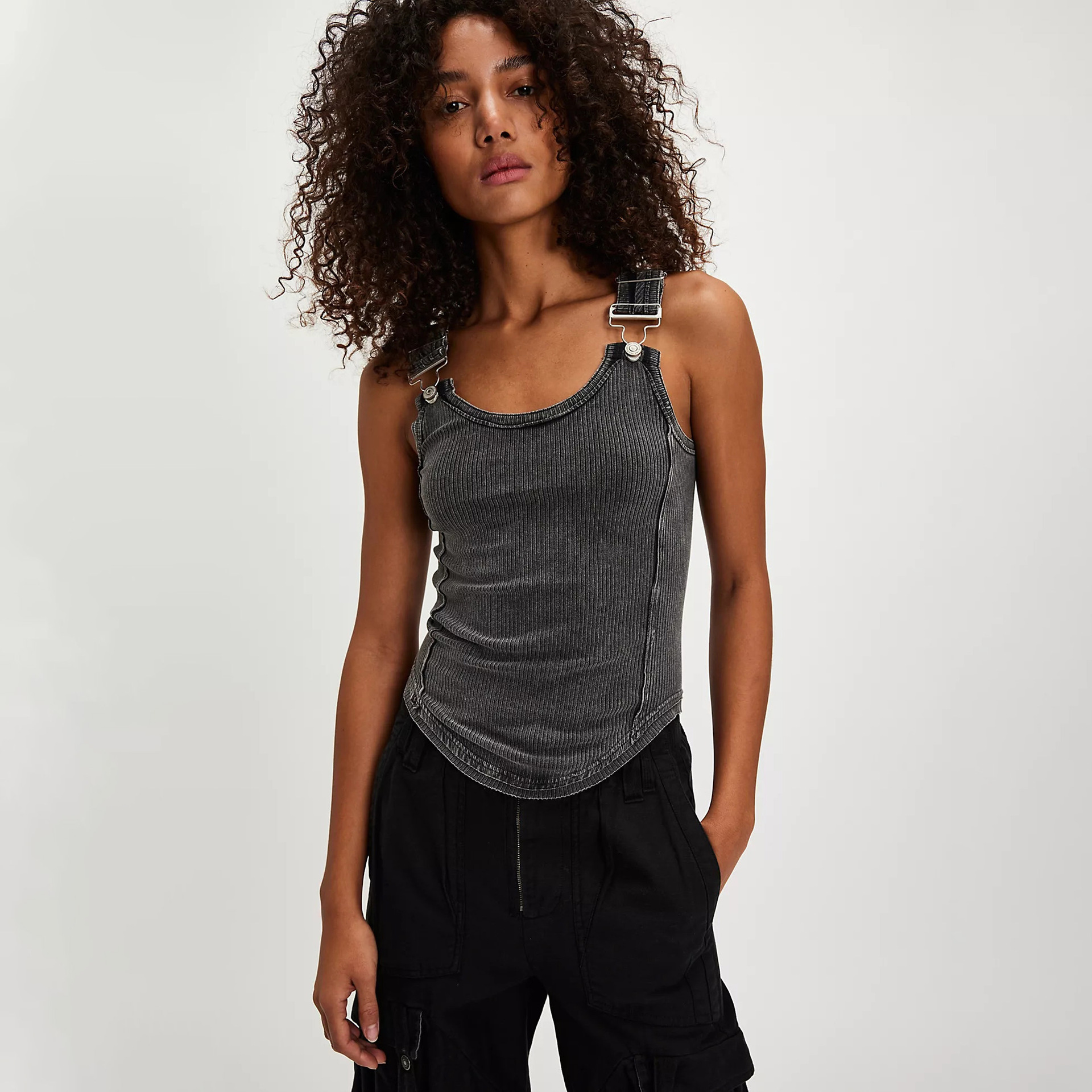 Designsoo Women's Suspenders Strap Tank Top - Fashionable Outerwear, Showcasing Individuality