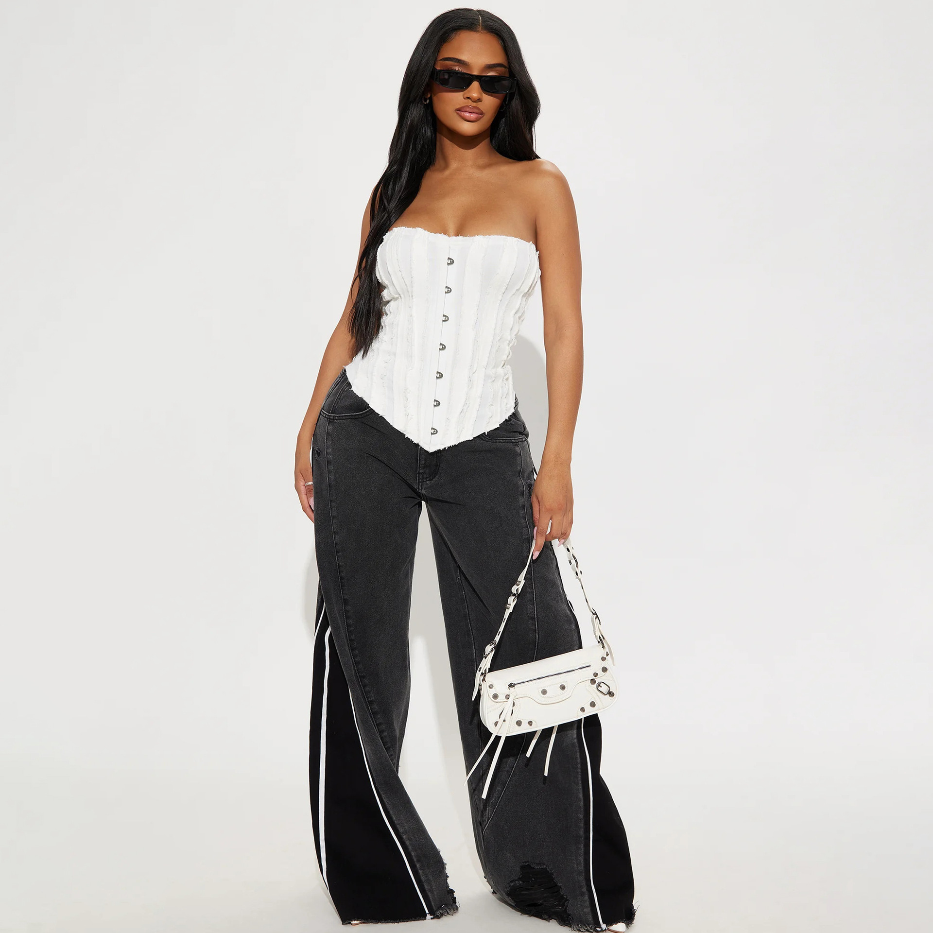 Designsoo Slim Fit Fishbone Waist Cinching Sleeveless Top - Elegant Design, Showcasing Curves