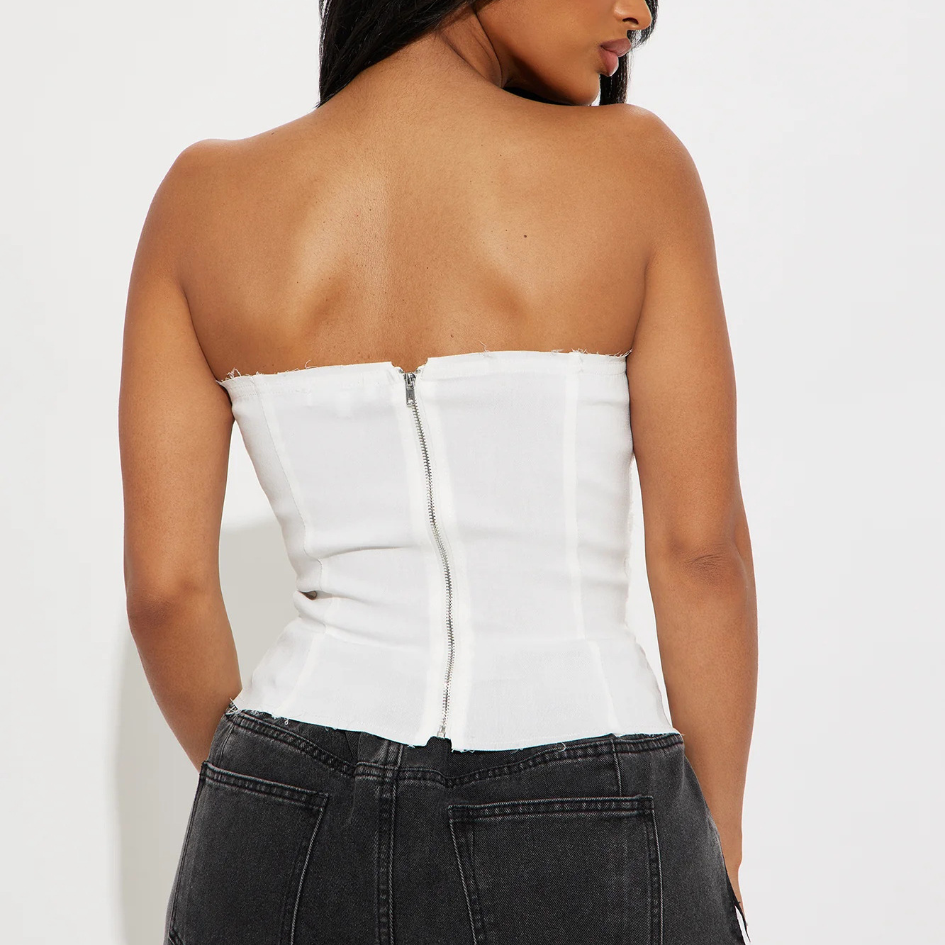 Designsoo Slim Fit Fishbone Waist Cinching Sleeveless Top - Elegant Design, Showcasing Curves