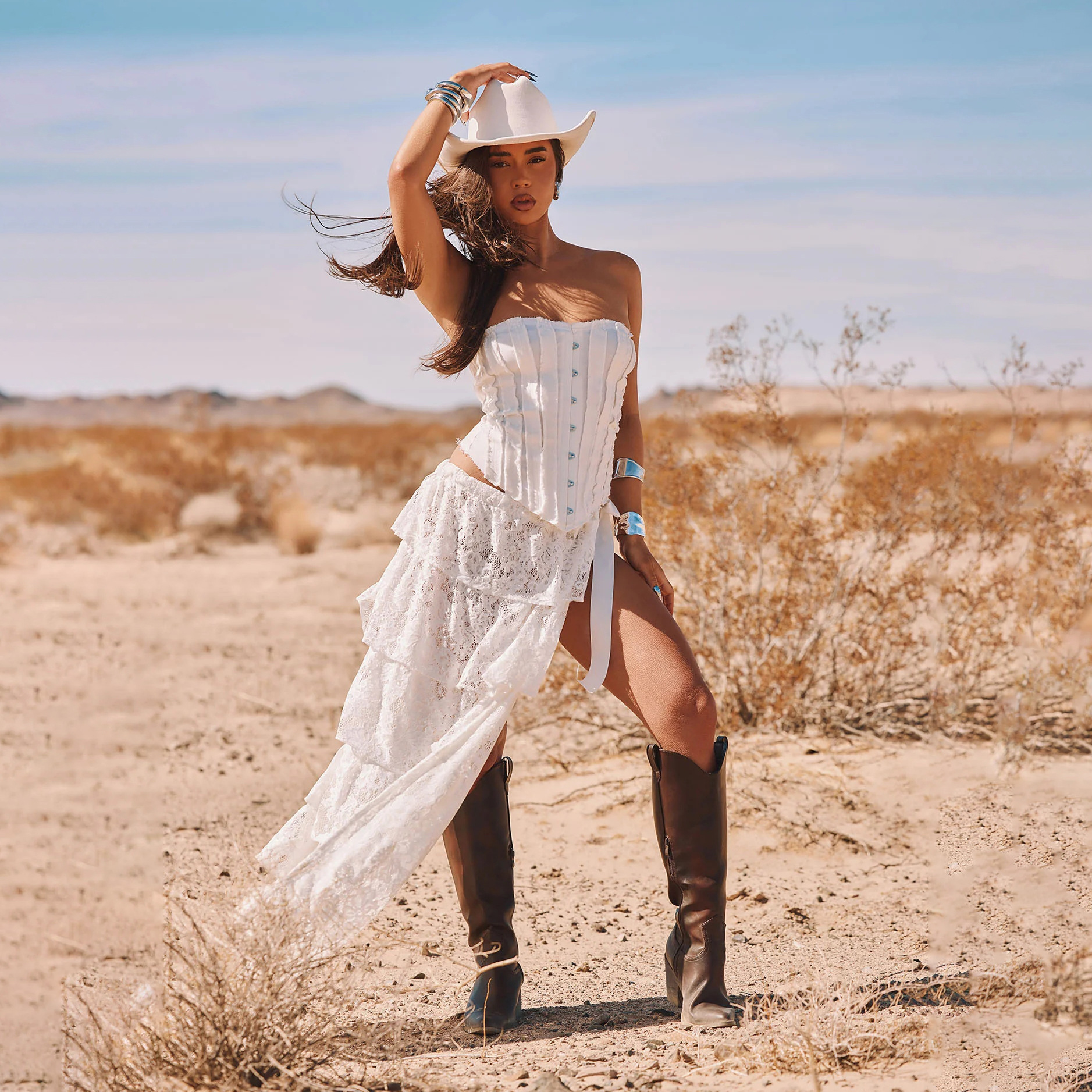 Designsoo Slim Fit Fishbone Waist Cinching Sleeveless Top - Elegant Design, Showcasing Curves