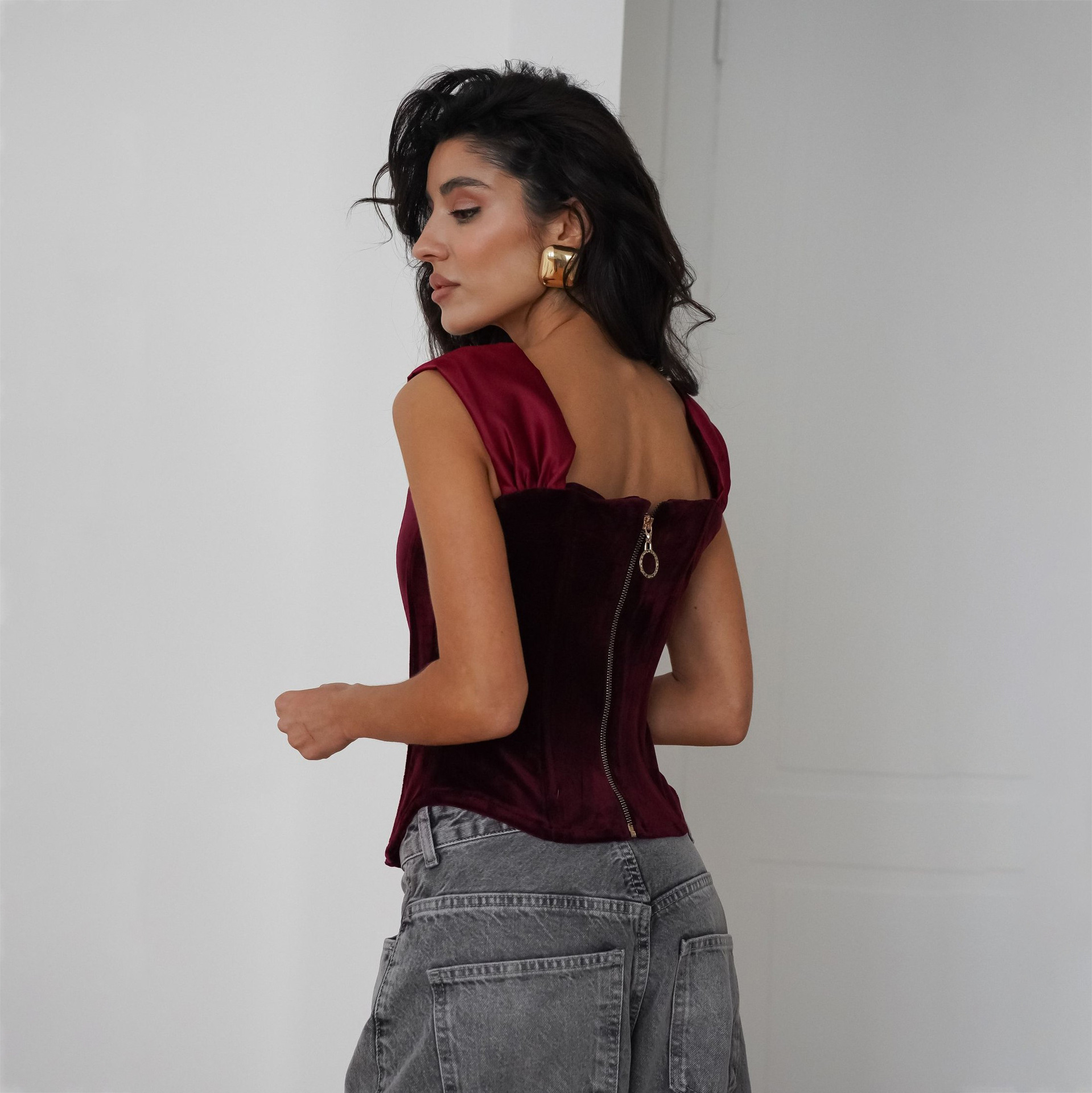 Designsoo Velvet Fishbone Slimming Sexy Camisole - Elegant Design, Showcasing Curves