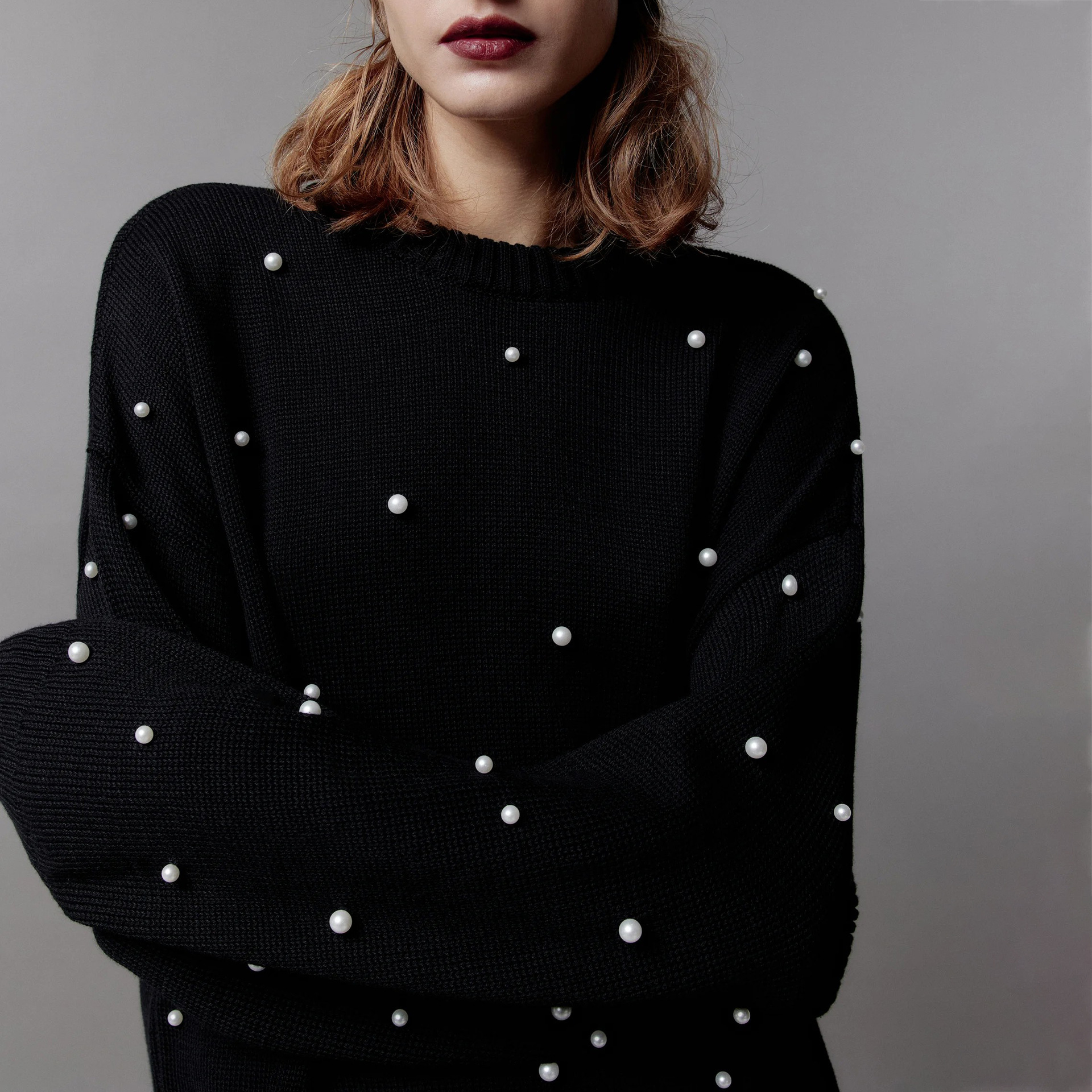 Solid Color Pearl Decor Oversized Sweater for Women – Casual Knit Pullover with Elegant Detailing