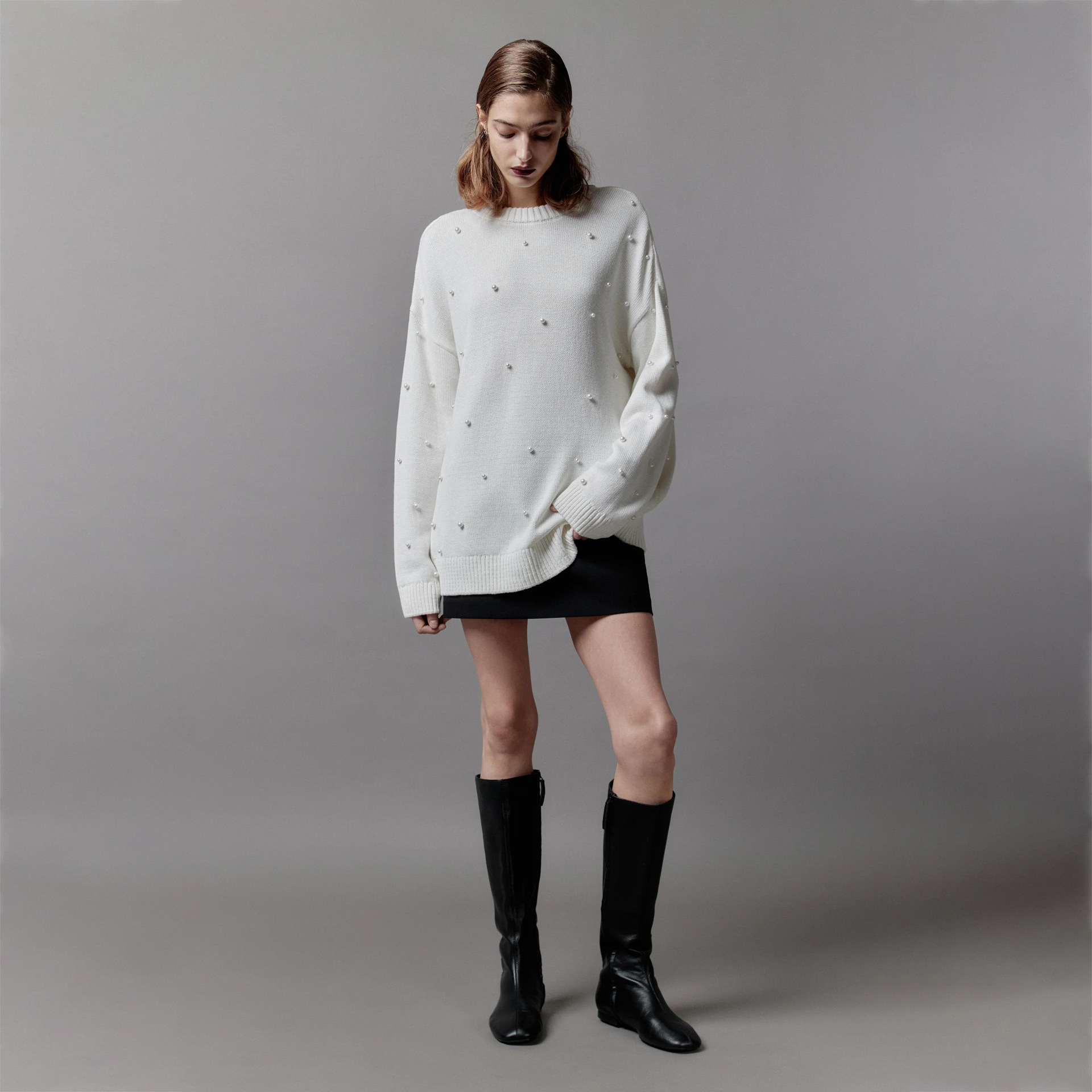 Solid Color Pearl Decor Oversized Sweater for Women – Casual Knit Pullover with Elegant Detailing