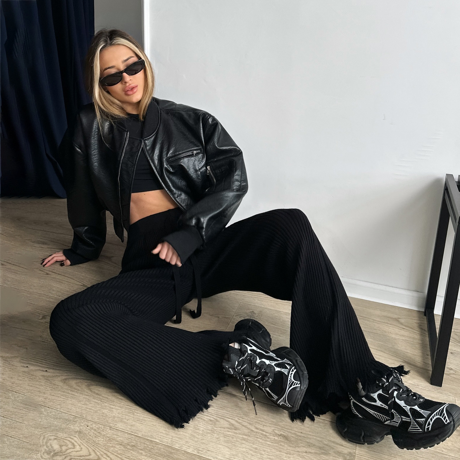 Designsoo Street Commute Bell-Bottom Frayed Edge Knit Casual Pants