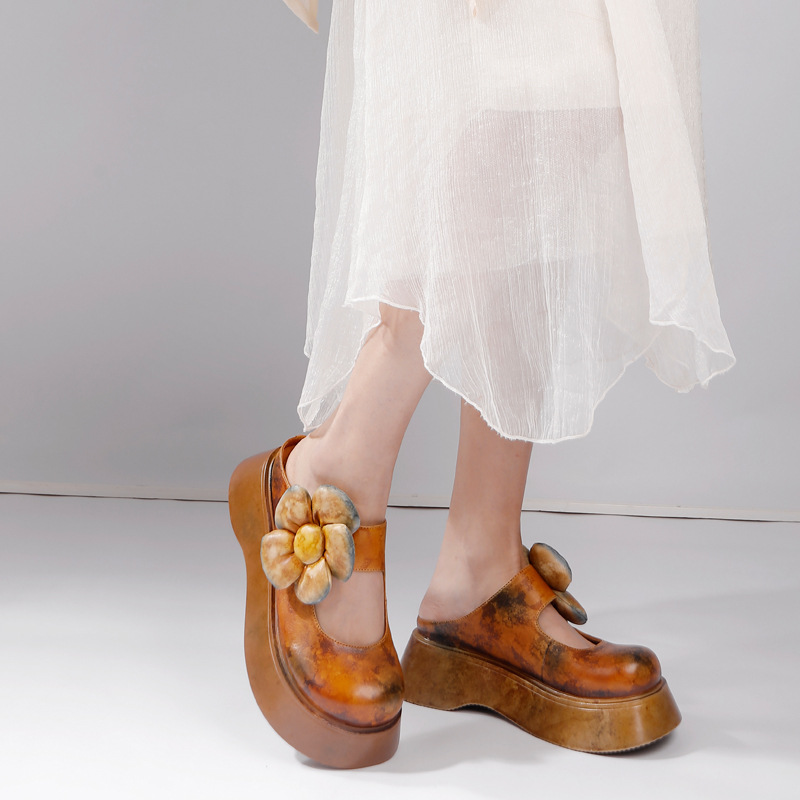 Floral Decorated Genuine Leather Toe-Cap Outdoor Sandals