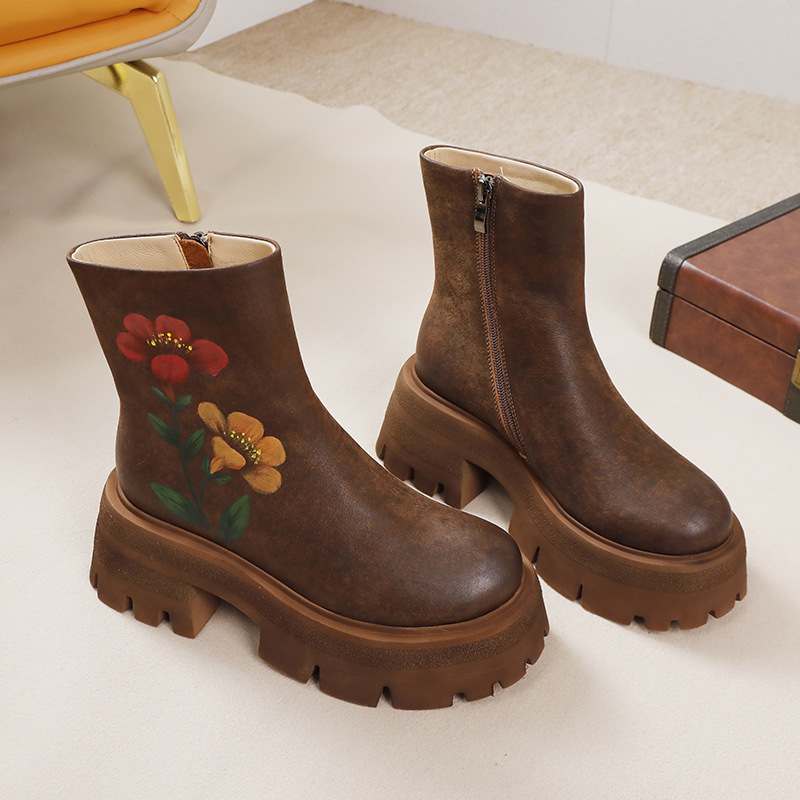 Cowhide Vintage Hand Embroidery Elegant Versatile Short Boots