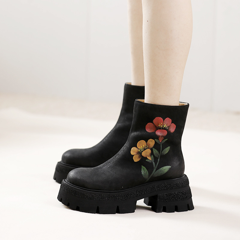 Cowhide Vintage Hand Embroidery Elegant Versatile Short Boots