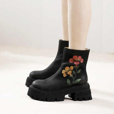 Cowhide Vintage Hand Embroidery Elegant Versatile Short Boots 02