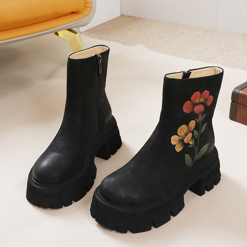 Cowhide Vintage Hand Embroidery Elegant Versatile Short Boots