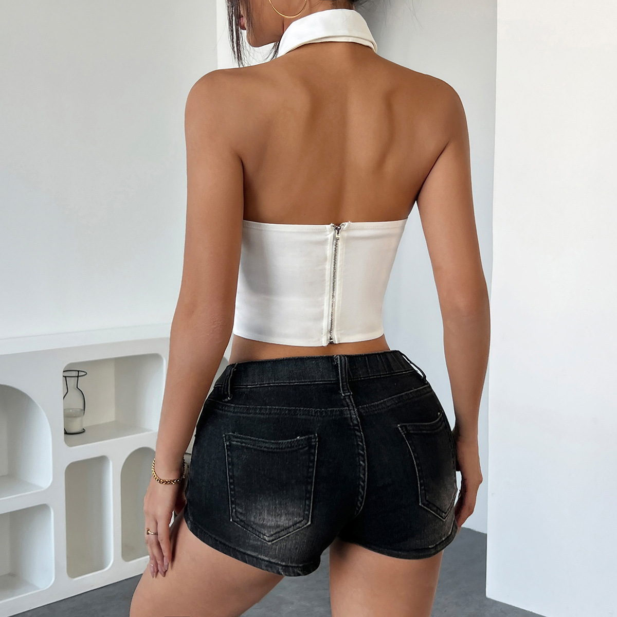 Women's Wild Leopard Print Halter Crop Top with Fishbone Corset & Tie-Front Design – Sweet Temptation Bralette