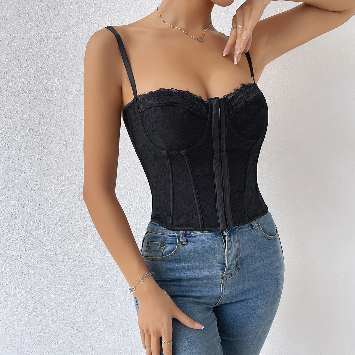 Solid Color Lace Strapless Fishbone Underwire Bustier Crop Top with Back Hook Closure – Elegant & Seductive Women’s Vest