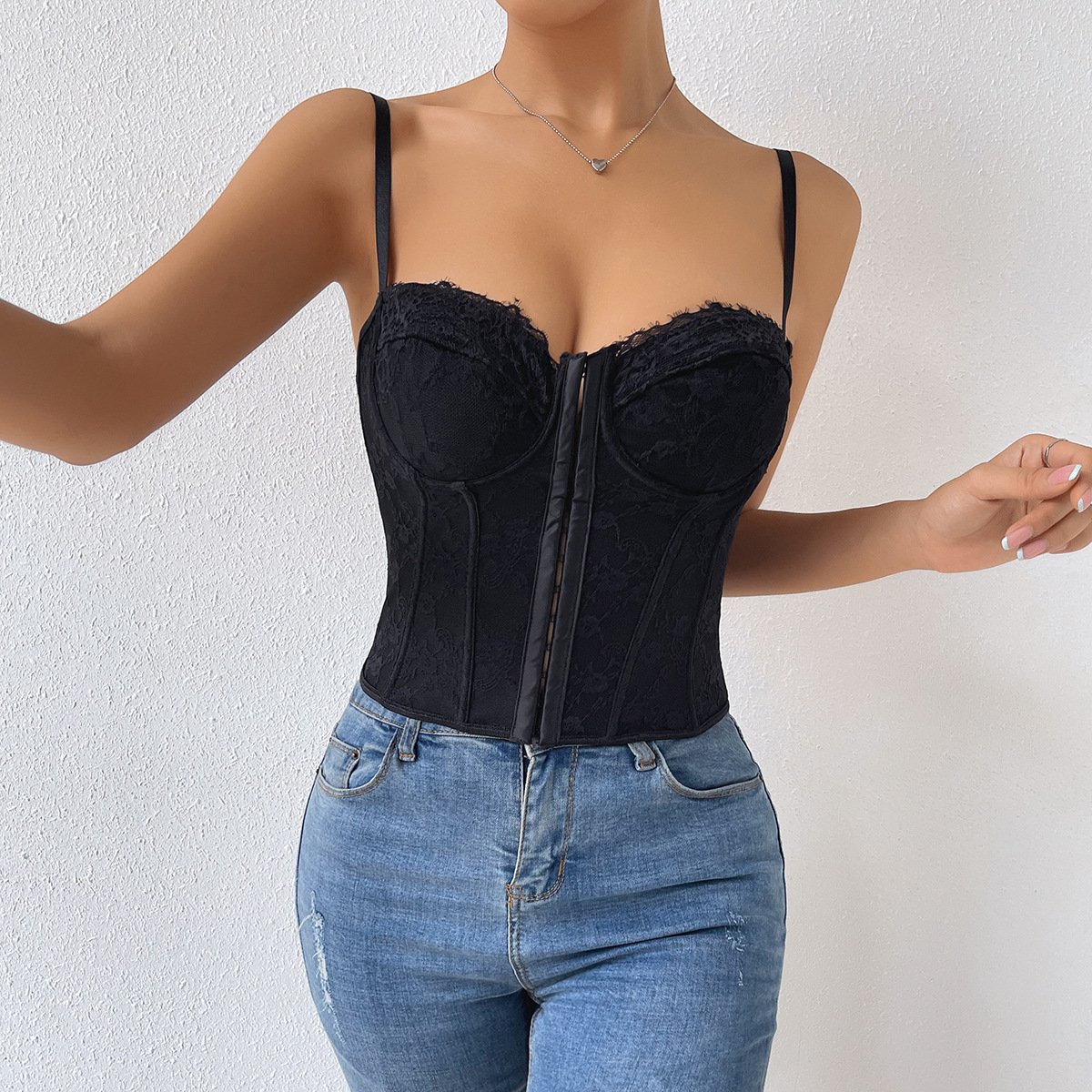 Solid Color Lace Strapless Fishbone Underwire Bustier Crop Top with Back Hook Closure – Elegant & Seductive Women’s Vest