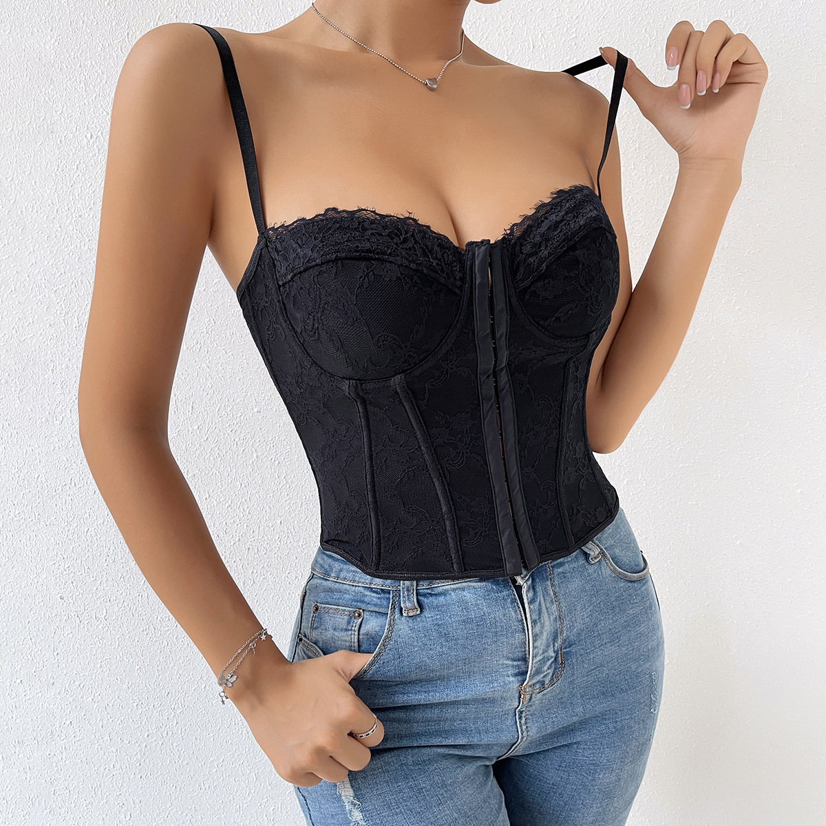 Solid Color Lace Strapless Fishbone Underwire Bustier Crop Top with Back Hook Closure – Elegant & Seductive Women’s Vest