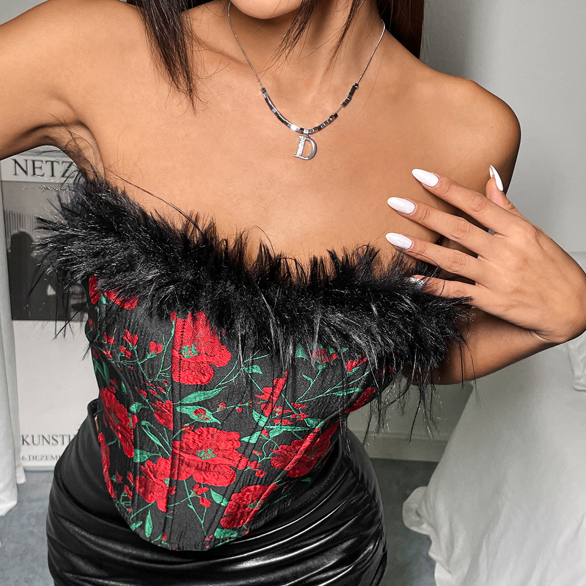 Vintage Rose Patterned Feather Trimmed Fishbone Corset with Tied-Up Detail – Elegant and Sexy Crop Top for Women