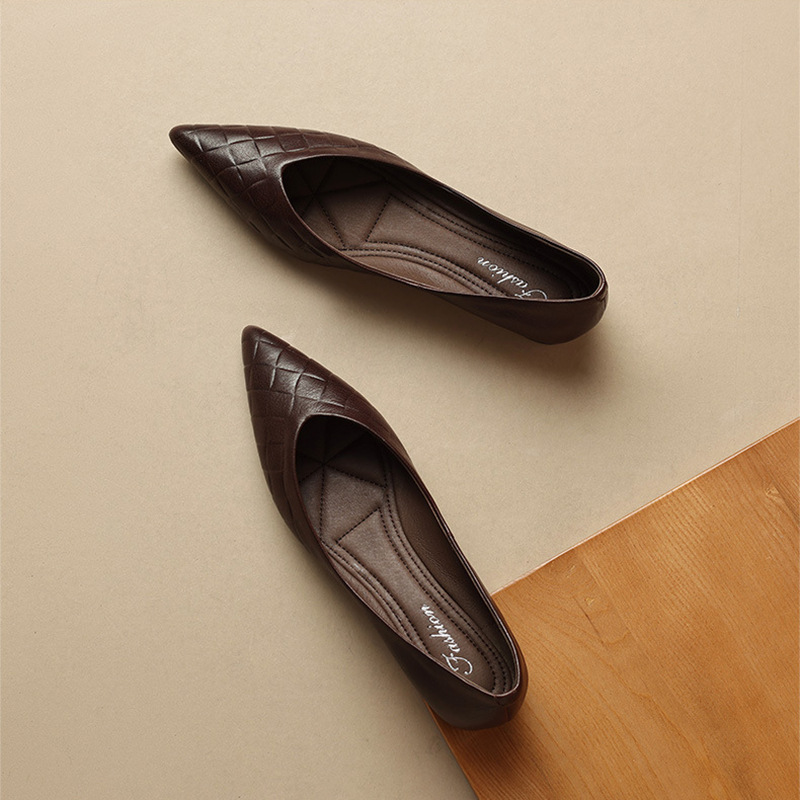 Pointed Toe Flat Loafer with Crochet Weave – Korean Style Retro Minimalist Women’s Shoes