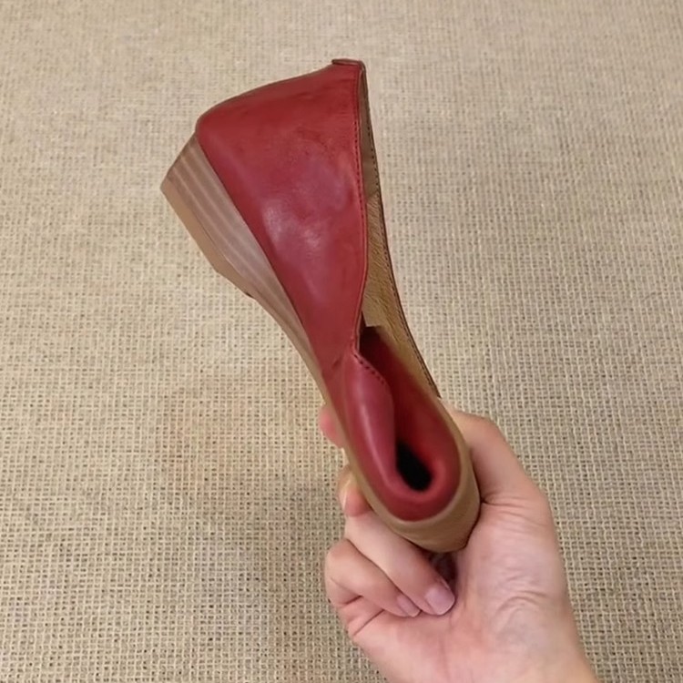 Ultra Soft Genuine Leather Slip-On Loafer with V-Shaped Buckle – Minimalist Vintage Style Flat Shoes for Women