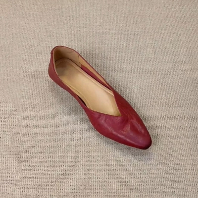 Ultra Soft Genuine Leather Slip-On Loafer with V-Shaped Buckle – Minimalist Vintage Style Flat Shoes for Women 01