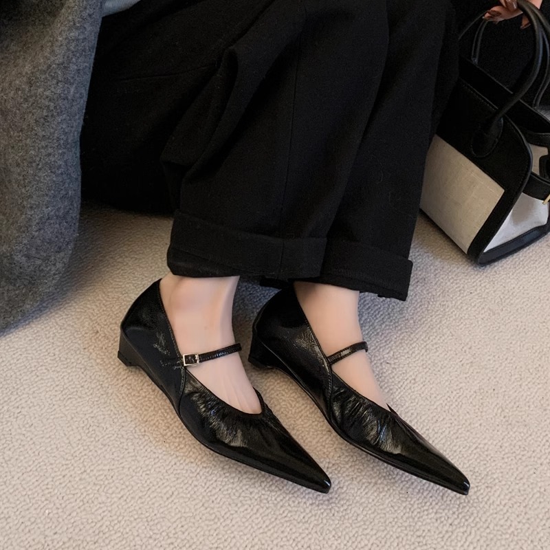 Elegant Pointed Toe Mary Jane Loafer with Pleated Detail & Ankle Strap – Genuine Leather Low Heel Women’s Shoes