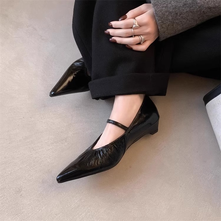 Elegant Pointed Toe Mary Jane Loafer with Pleated Detail & Ankle Strap – Genuine Leather Low Heel Women’s Shoes